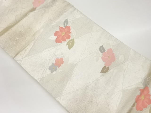 長谷川織物製　引箔金糸変わり菱に山茶花・椿・桔梗模様織出し名古屋帯